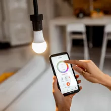 LED belysning som kontrolleras via mobiltelefonen